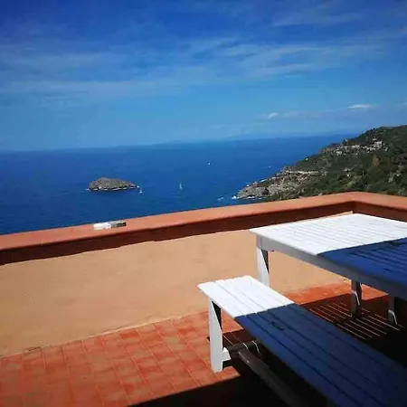 펜션 Terrace With A Breathtaking View In Cala Piccola