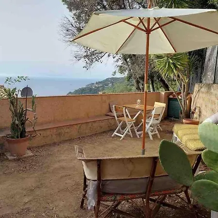 펜션 Terrace With A Breathtaking View In Cala Piccola *
