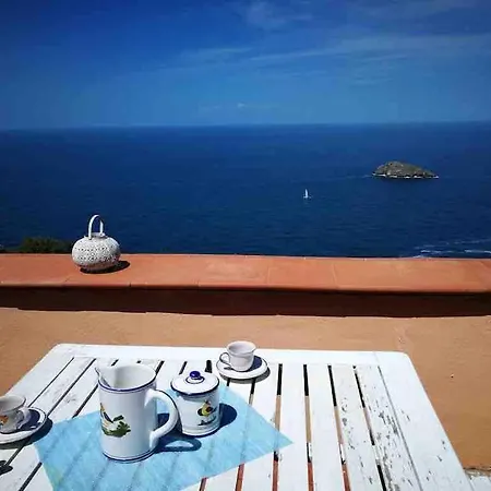 Terrace With A Breathtaking View In Cala Piccola 펜션